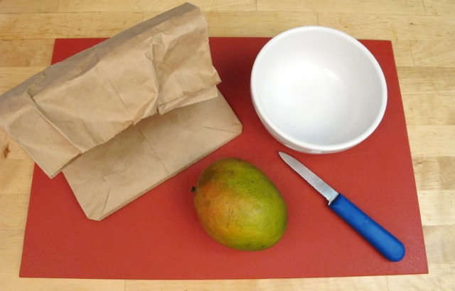 What's needed to ripen and cut a mango